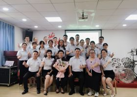 工業(yè)快速門廠家-廣州奇翔！進行專業(yè)知識的培訓(xùn)！
